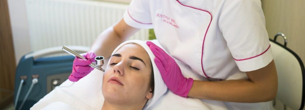 Lee más sobre el artículo Cómo un centro de estética puede mejorar su rentabilidad, más servicios a mayor precio (y por qué la experiencia lo cambia todo)